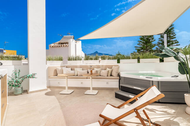 Radhus till salu i Puerto Banus, Marbella