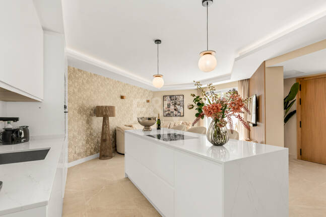 Radhus till salu i Puerto Banus, Marbella