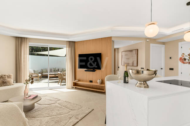 Radhus till salu i Puerto Banus, Marbella