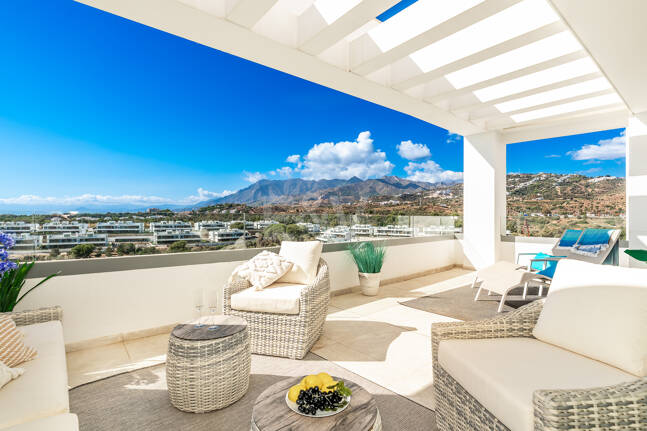 Penthouse with Sea & Mountain Views in 5-Star Community