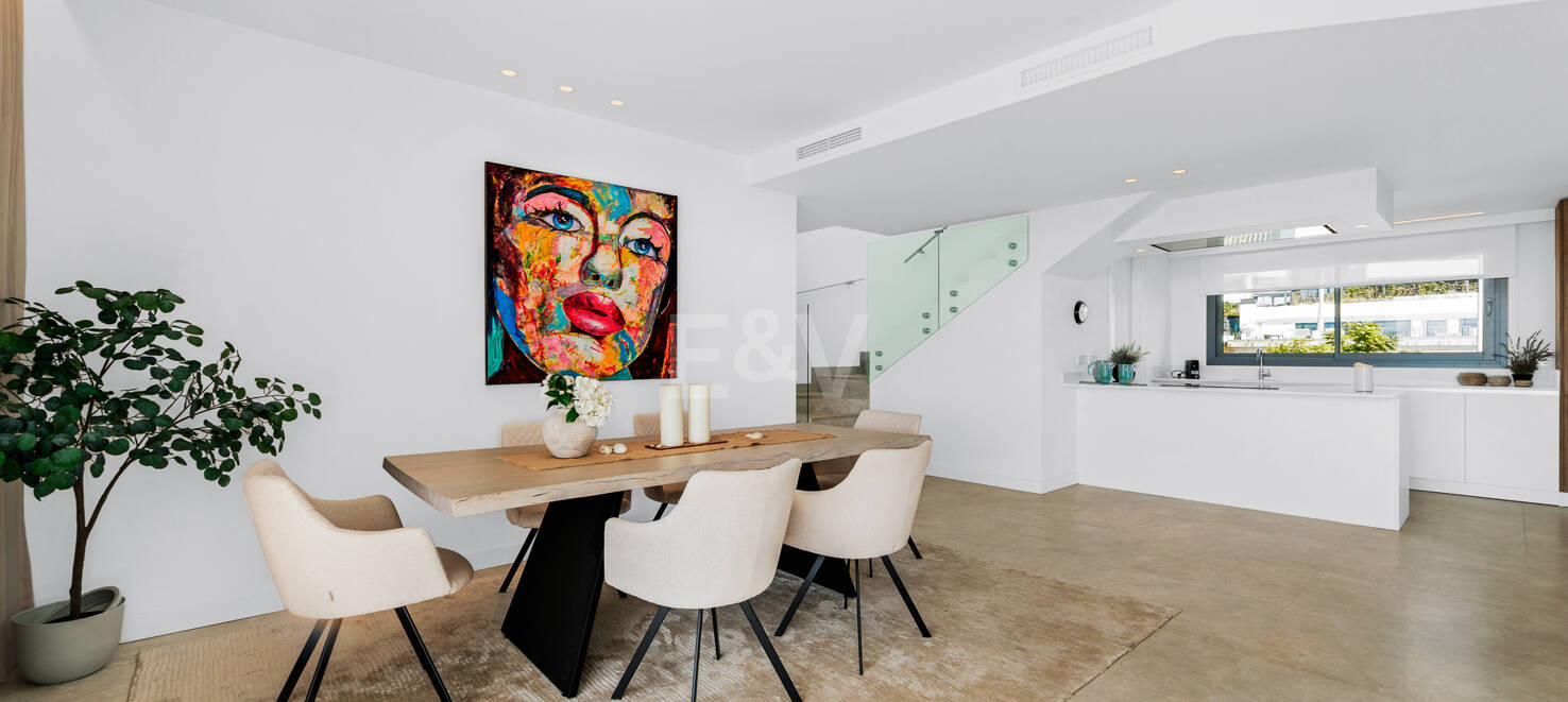 Penthouse mit Meer- und Bergblick in einer 5-Sterne-Wohnanlage