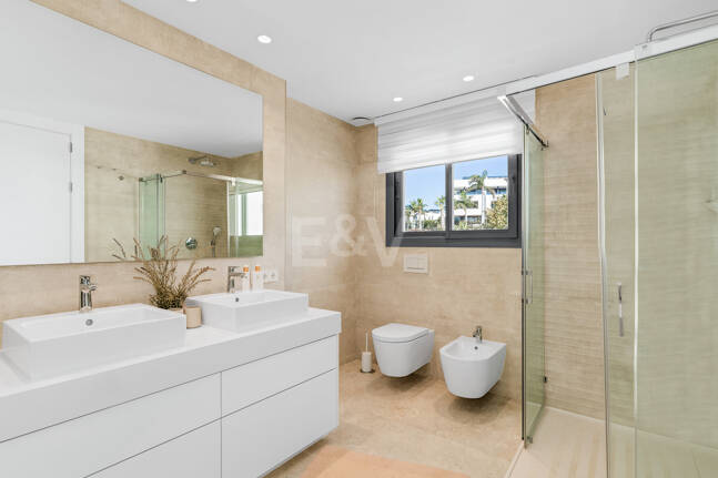 Penthouse with Sea & Mountain Views in 5-Star Community