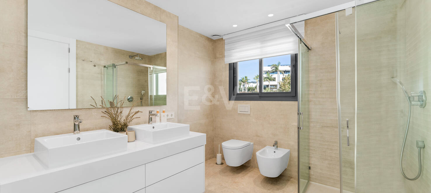 Penthouse mit Meer- und Bergblick in einer 5-Sterne-Wohnanlage