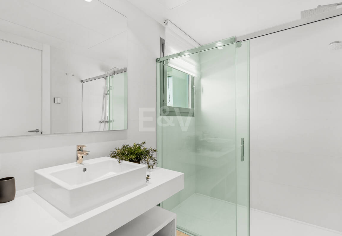 Penthouse with Sea & Mountain Views in 5-Star Community