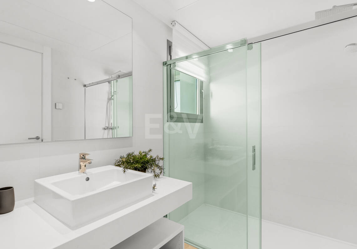 Penthouse avec Mer & Montagne Vues dans la communauté 5 étoiles