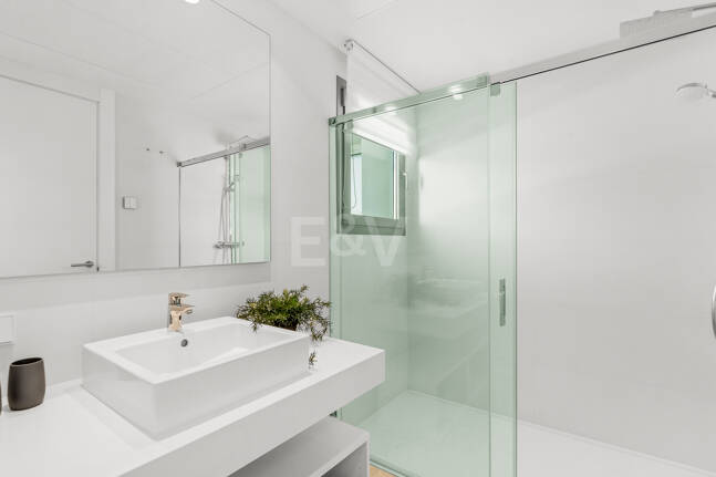 Penthouse with Sea & Mountain Views in 5-Star Community