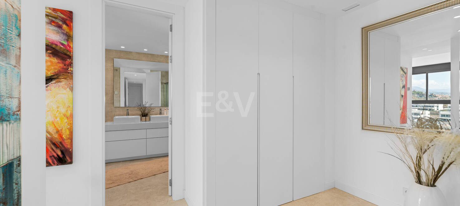 Penthouse mit Meer- und Bergblick in einer 5-Sterne-Wohnanlage