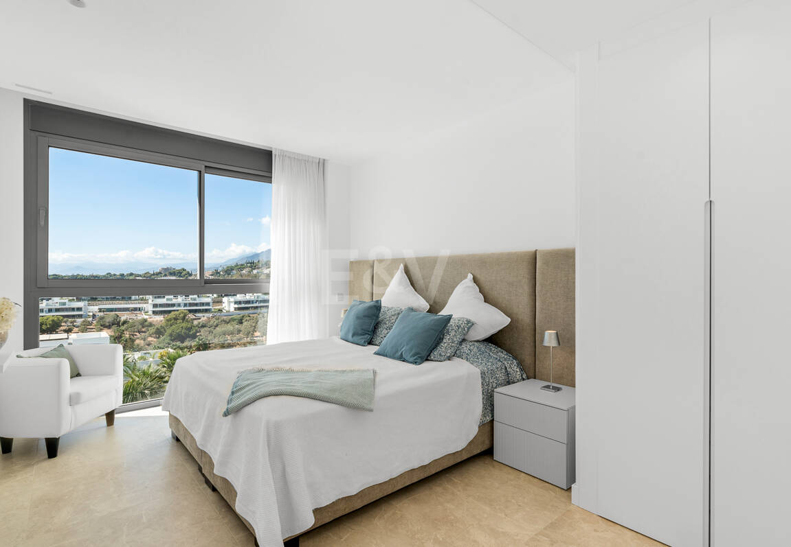 Penthouse with Sea & Mountain Views in 5-Star Community