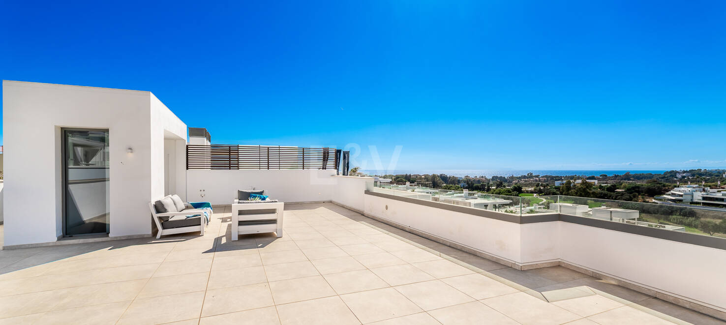 Penthouse mit Meer- und Bergblick in einer 5-Sterne-Wohnanlage