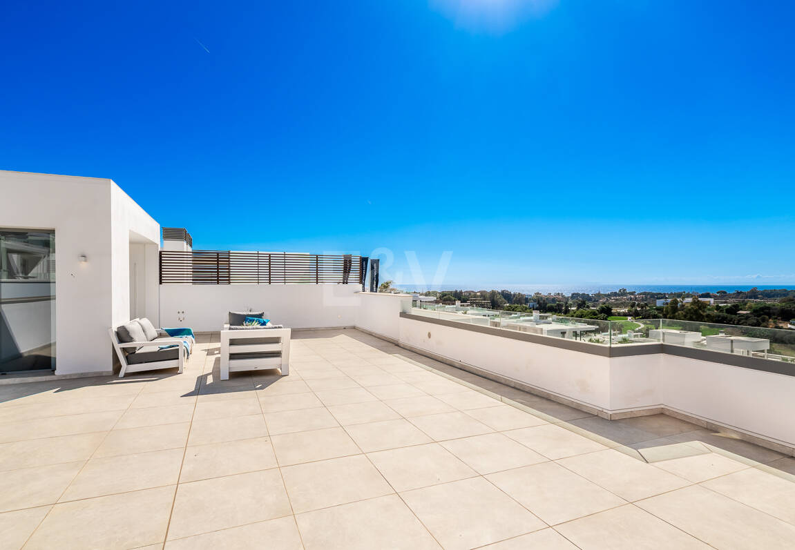 Penthouse with Sea & Mountain Views in 5-Star Community
