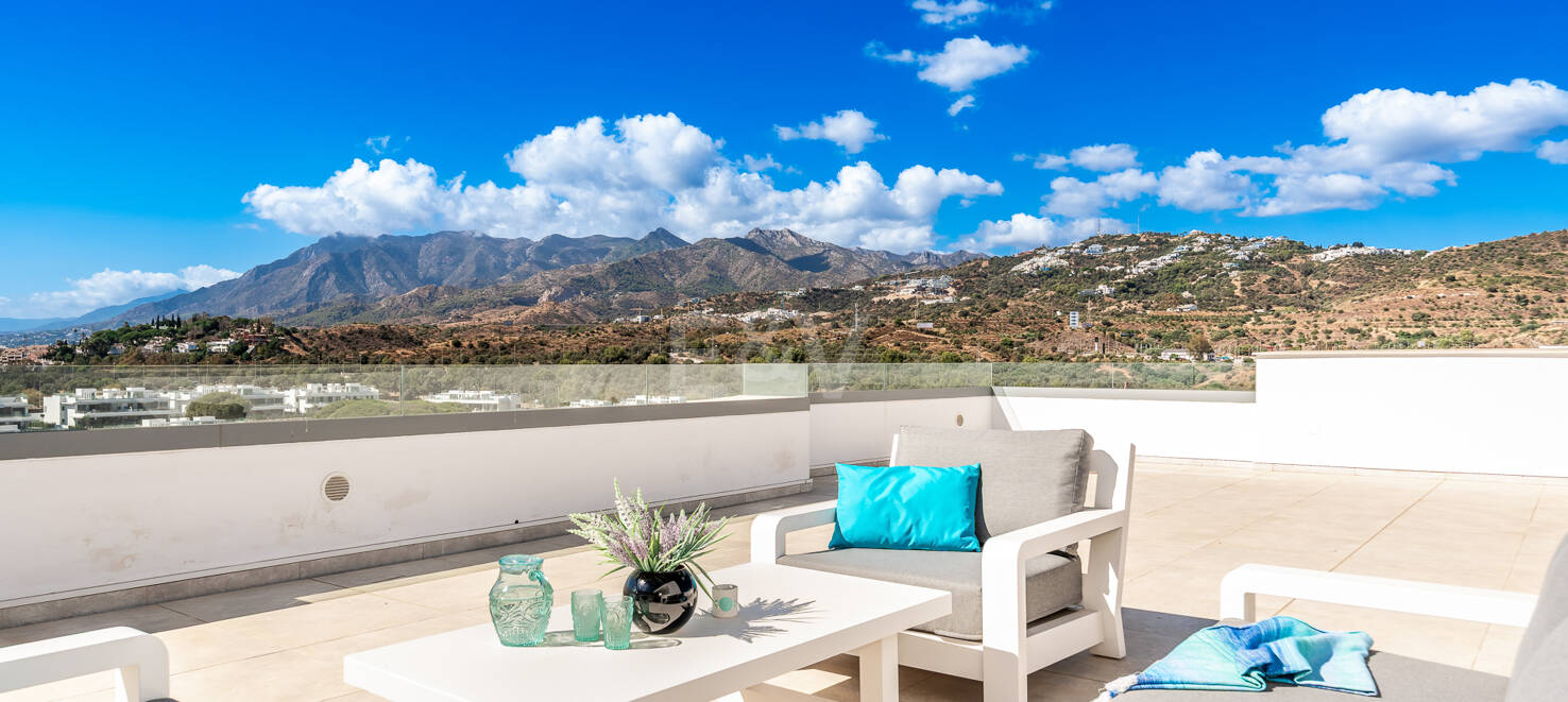 Penthouse mit Meer- und Bergblick in einer 5-Sterne-Wohnanlage