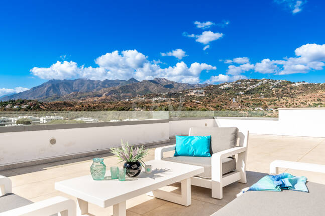 Penthouse with Sea & Mountain Views in 5-Star Community