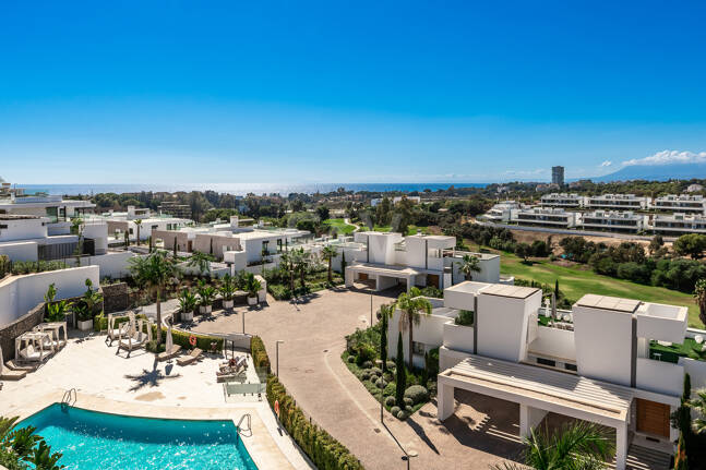 Penthouse with Sea & Mountain Views in 5-Star Community