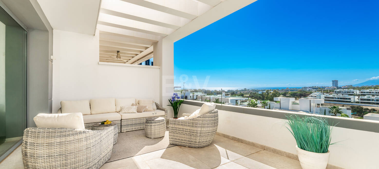 Penthouse mit Meer- und Bergblick in einer 5-Sterne-Wohnanlage