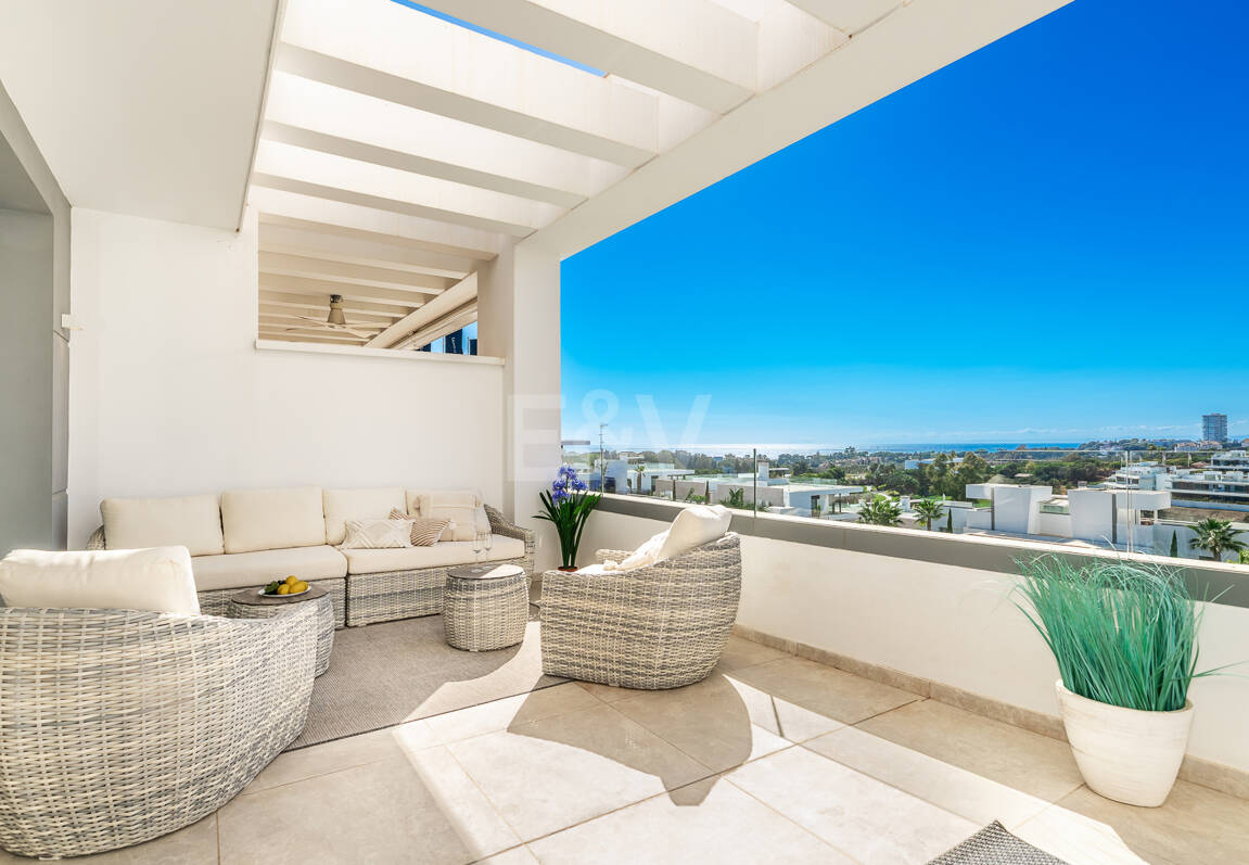 Penthouse with Sea & Mountain Views in 5-Star Community