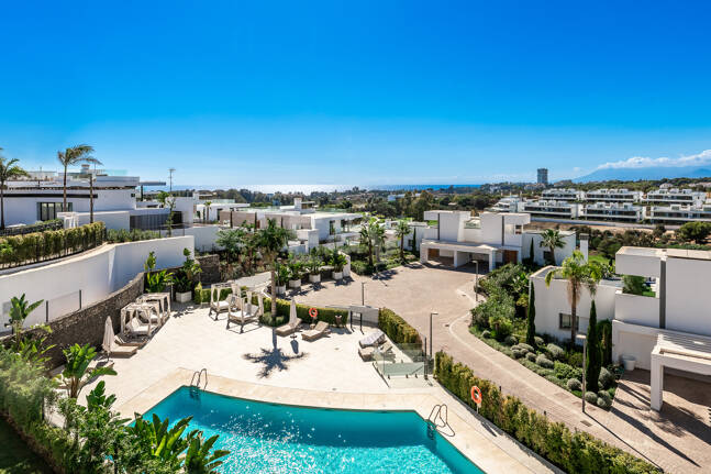 Penthouse with Sea & Mountain Views in 5-Star Community