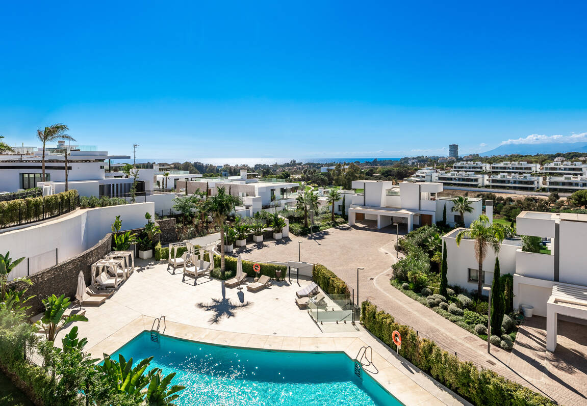 Penthouse with Sea & Mountain Views in 5-Star Community