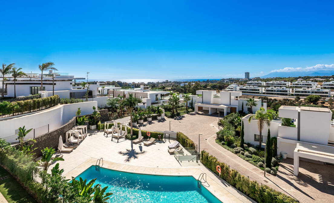 Penthouse with Sea & Mountain Views in 5-Star Community