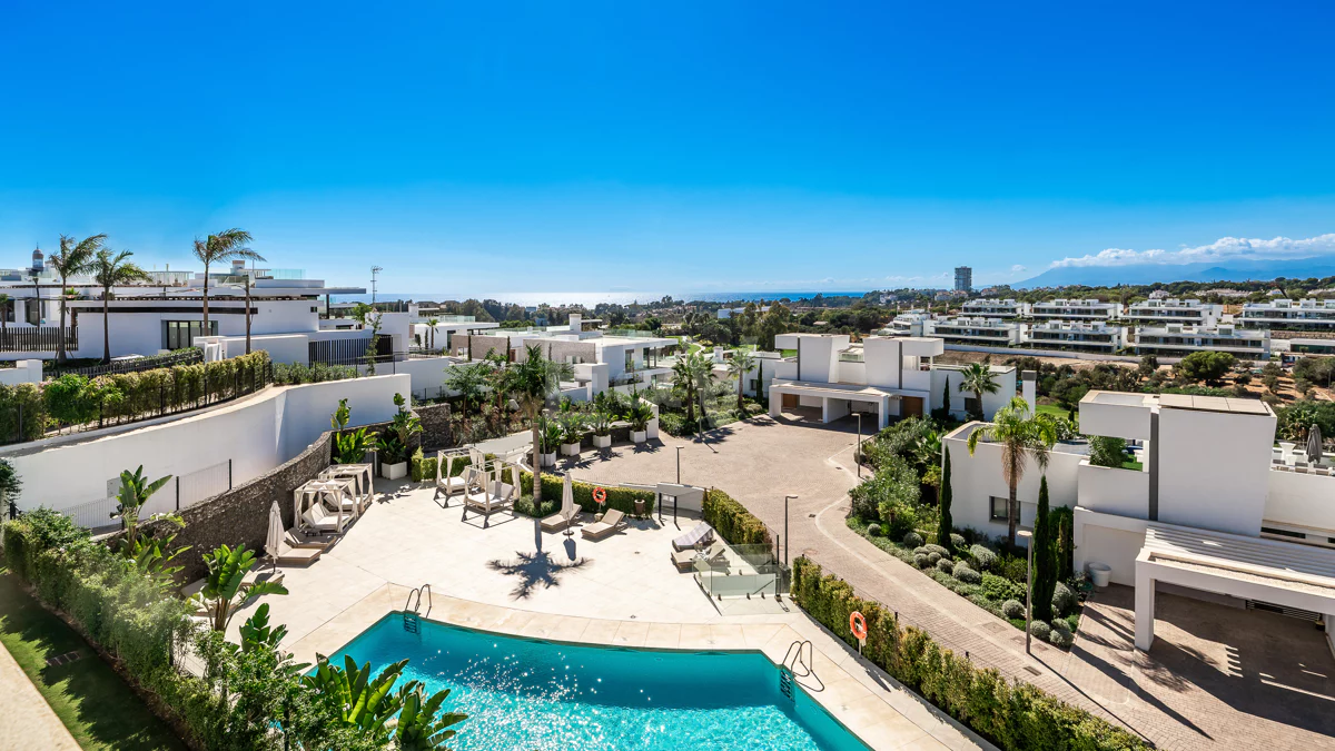 Curated visual reference: Visual Reference: Penthouse With Sea Mountain Views In 5 Star Community