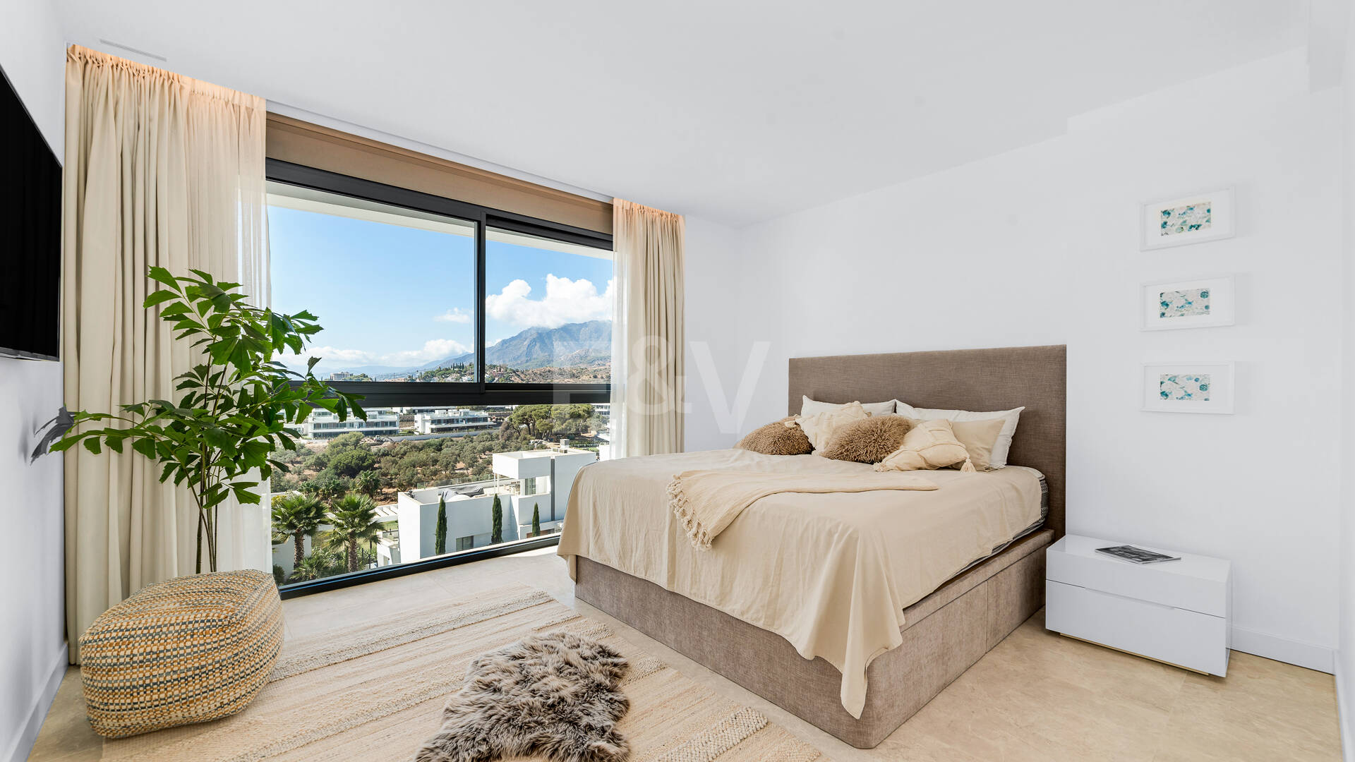 Penthouse with Sea & Mountain Views in 5-Star Community