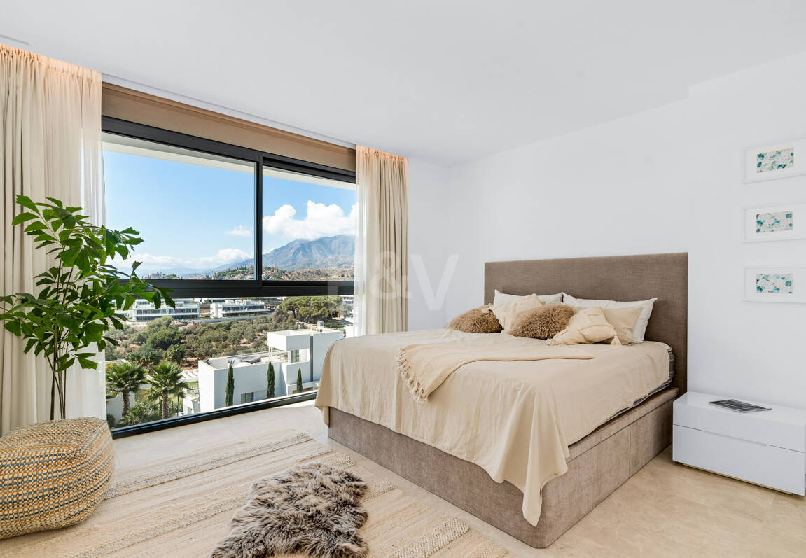 Penthouse with Sea & Mountain Views in 5-Star Community