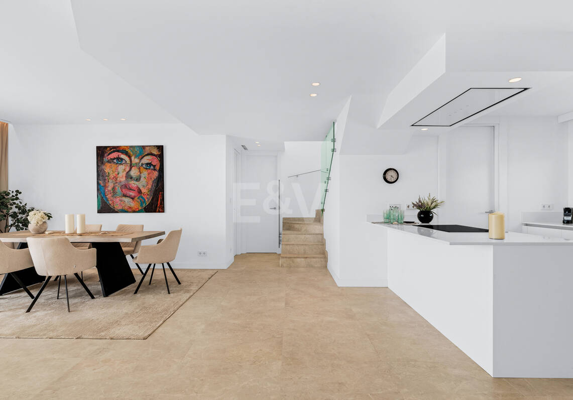 Penthouse avec Mer & Montagne Vues dans la communauté 5 étoiles