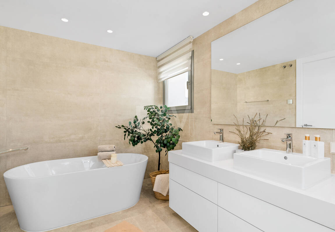 Penthouse with Sea & Mountain Views in 5-Star Community