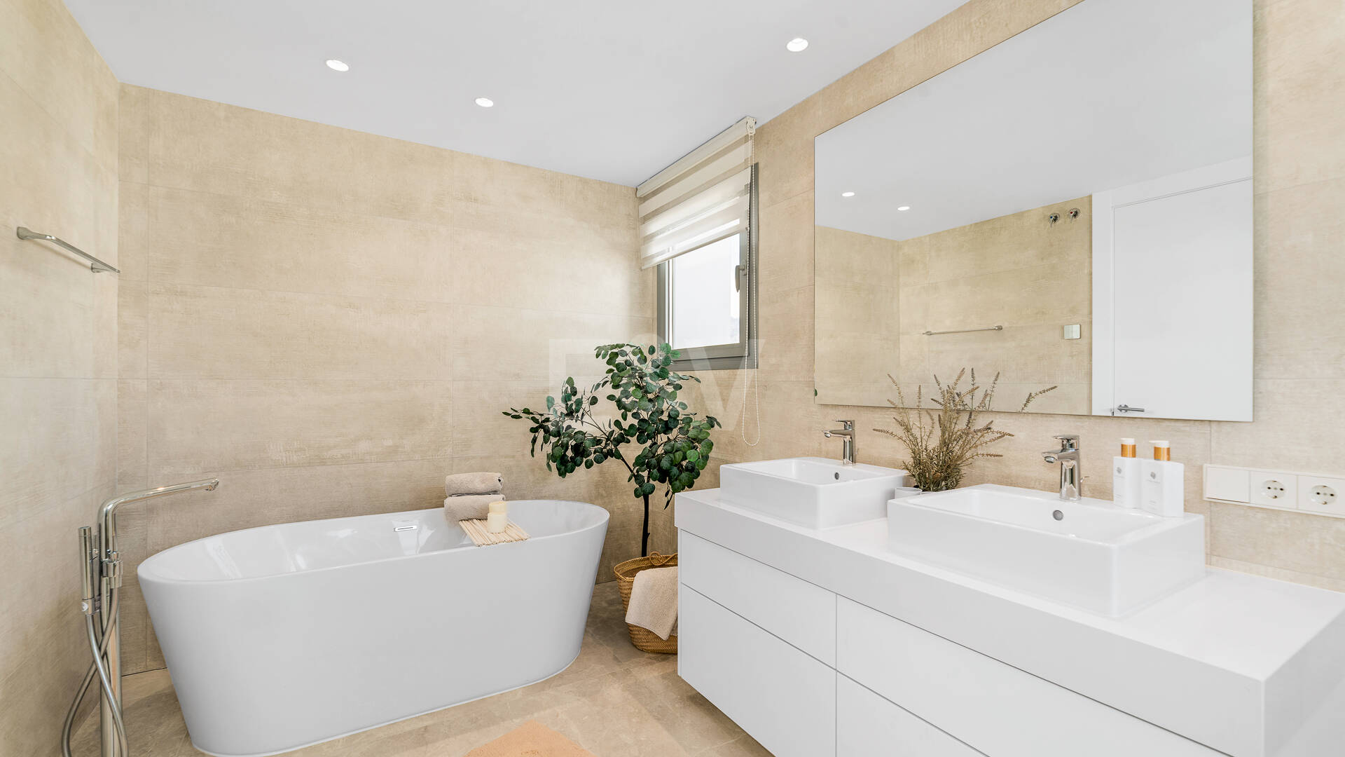 Penthouse med Sea & Mountain Utsikter i 5-stjärniga gemenskap