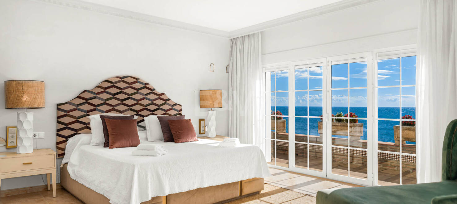 Spacious Frontline Beach Villa with Direct Access to the Beach