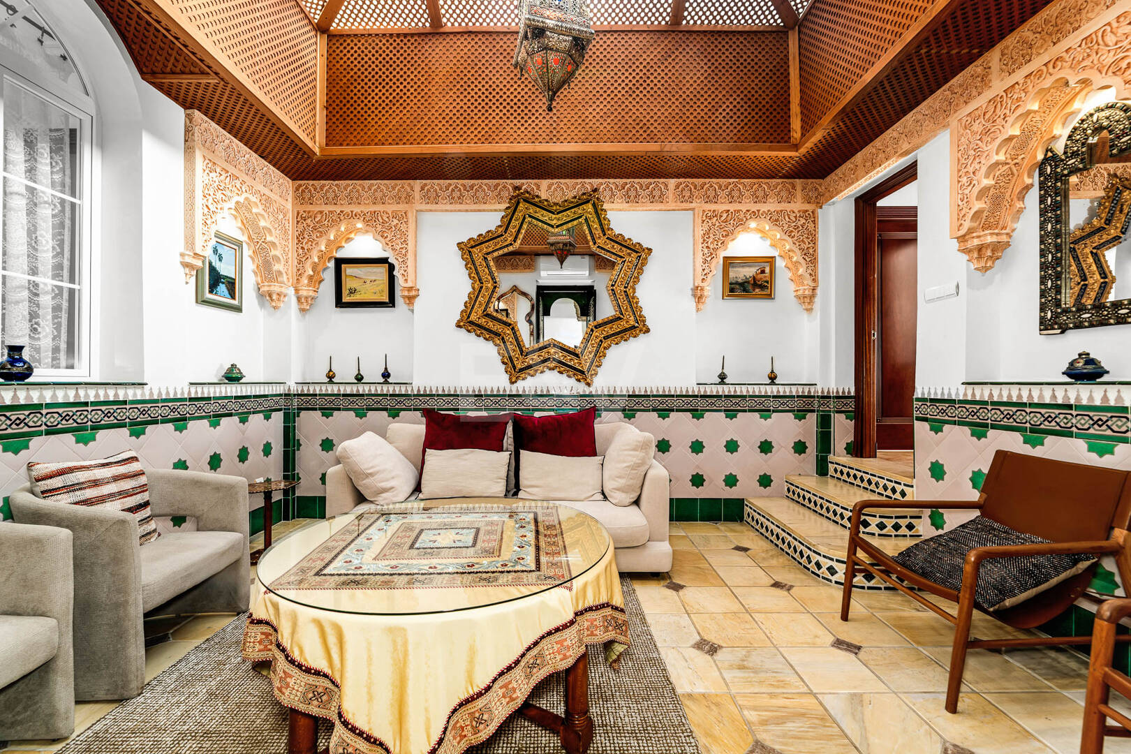 Spacious Frontline Beach Villa with Direct Access to the Beach