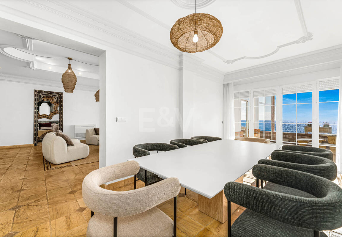 Spacious Frontline Beach Villa with Direct Access to the Beach