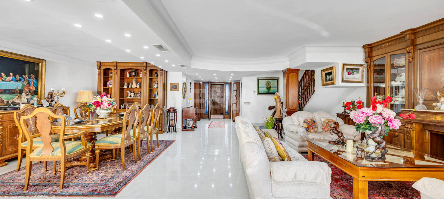 Luxury Villa with Private Access to Cabopino Marina and walking Distance to the Beach