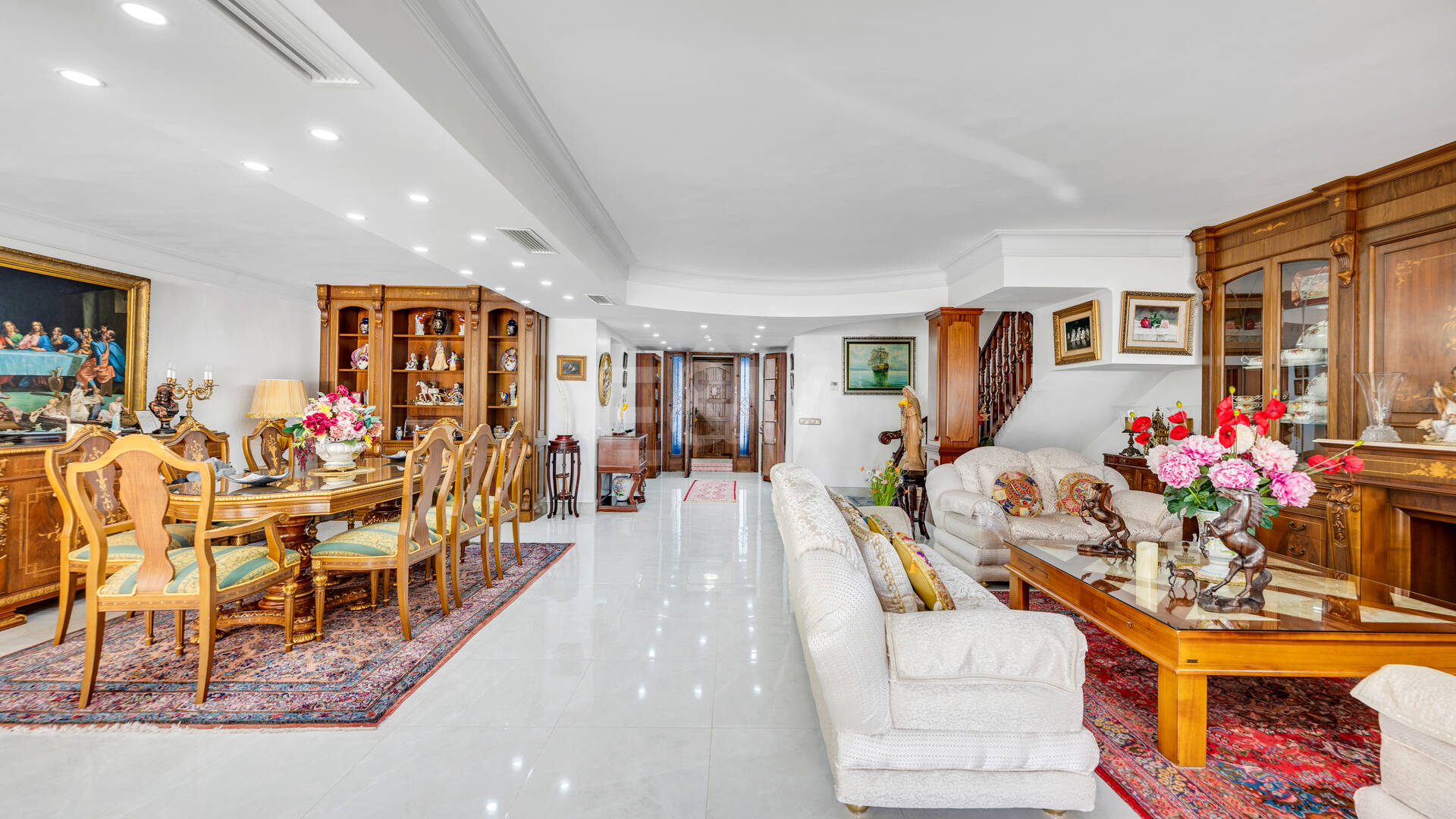 Villa with Private Access to the Beach and the Cabopino Marina