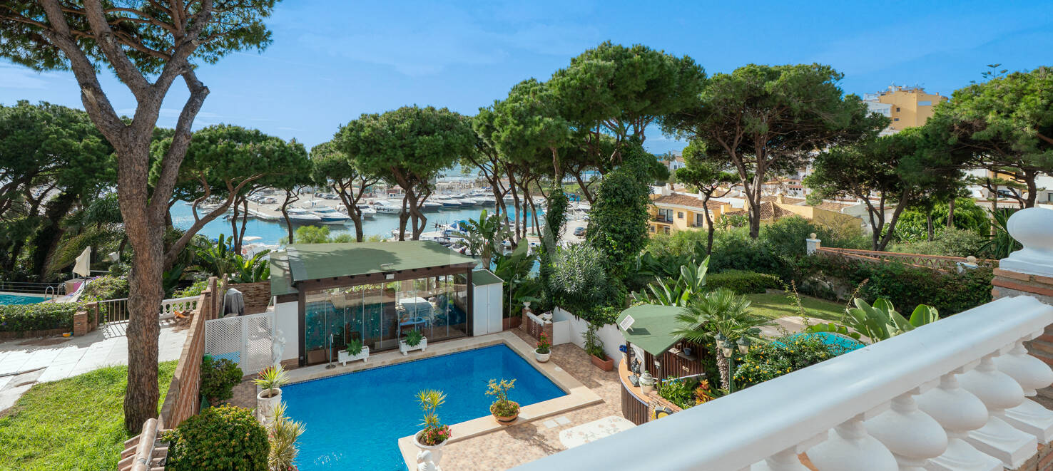 Luxury Villa with Private Access to Cabopino Marina and walking Distance to the Beach
