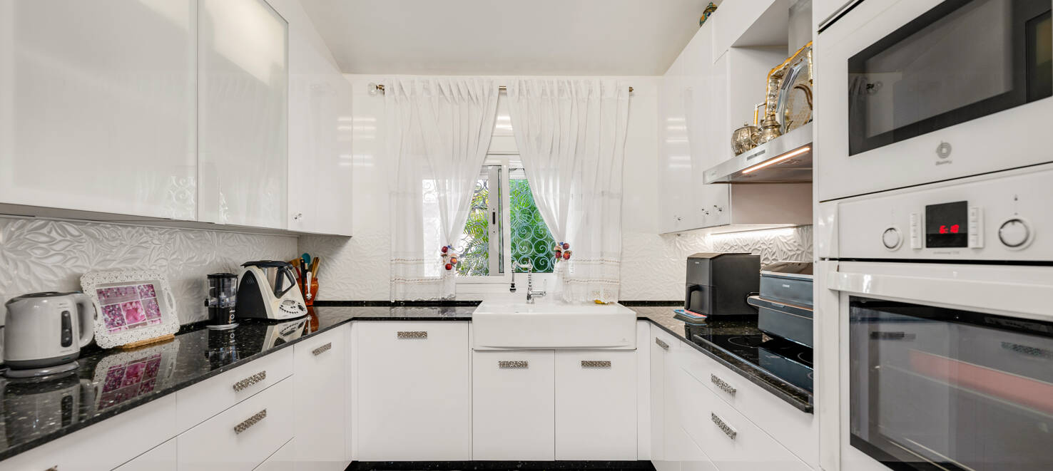 Luxury Villa with Private Access to Cabopino Marina and walking Distance to the Beach