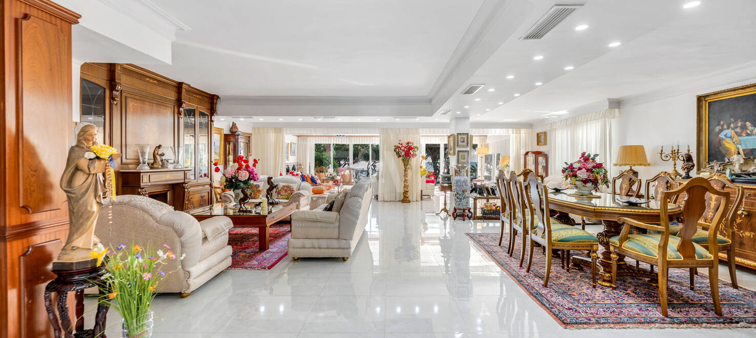 Luxury Villa with Private Access to Cabopino Marina and walking Distance to the Beach