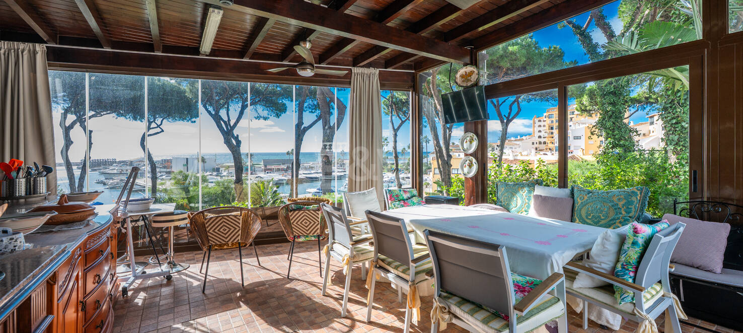 Luxury Villa with Private Access to Cabopino Marina and walking Distance to the Beach