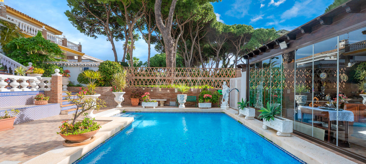 Luxury Villa with Private Access to Cabopino Marina and walking Distance to the Beach