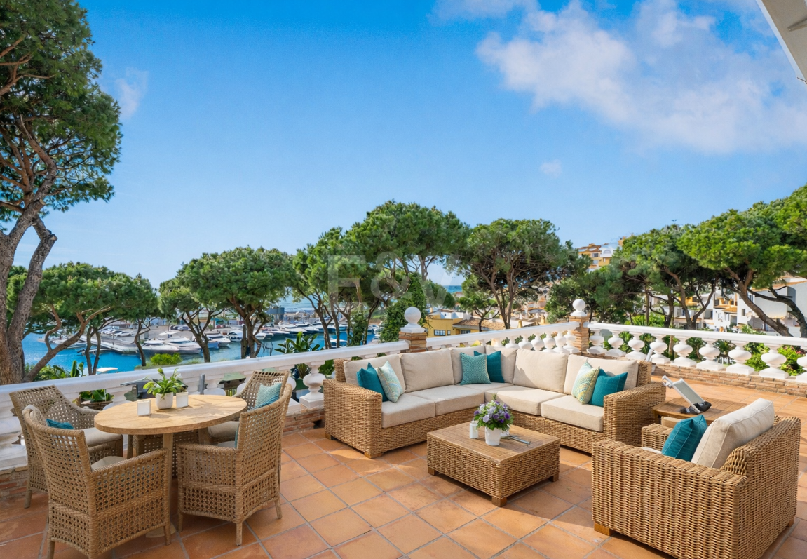 Villa with Private Access to the Beach and the Cabopino Marina