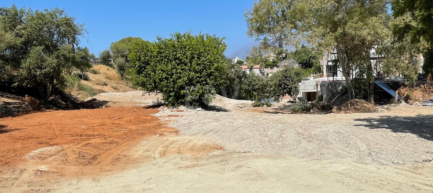 4 Exclusive Plots with Building Licence