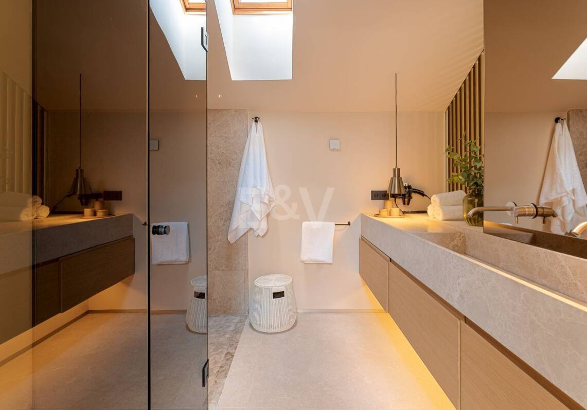 Penthouse Duplex avec vues sur La Concha à Lomas del Rey