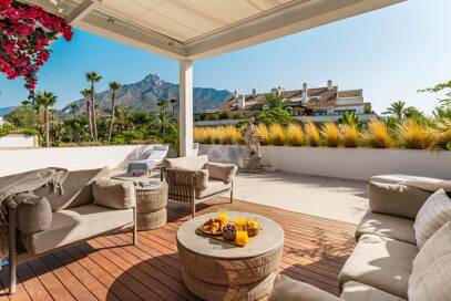 Penthouse Duplex avec vues sur La Concha à Lomas del Rey