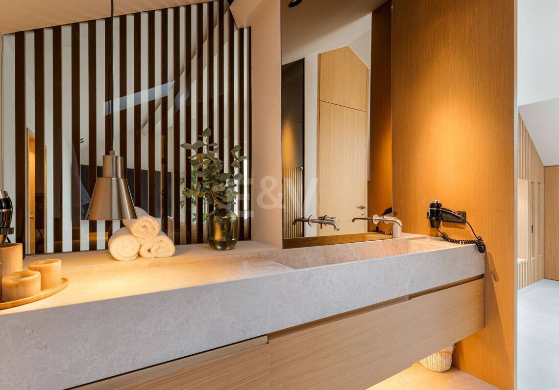 Penthouse Duplex avec vues sur La Concha à Lomas del Rey