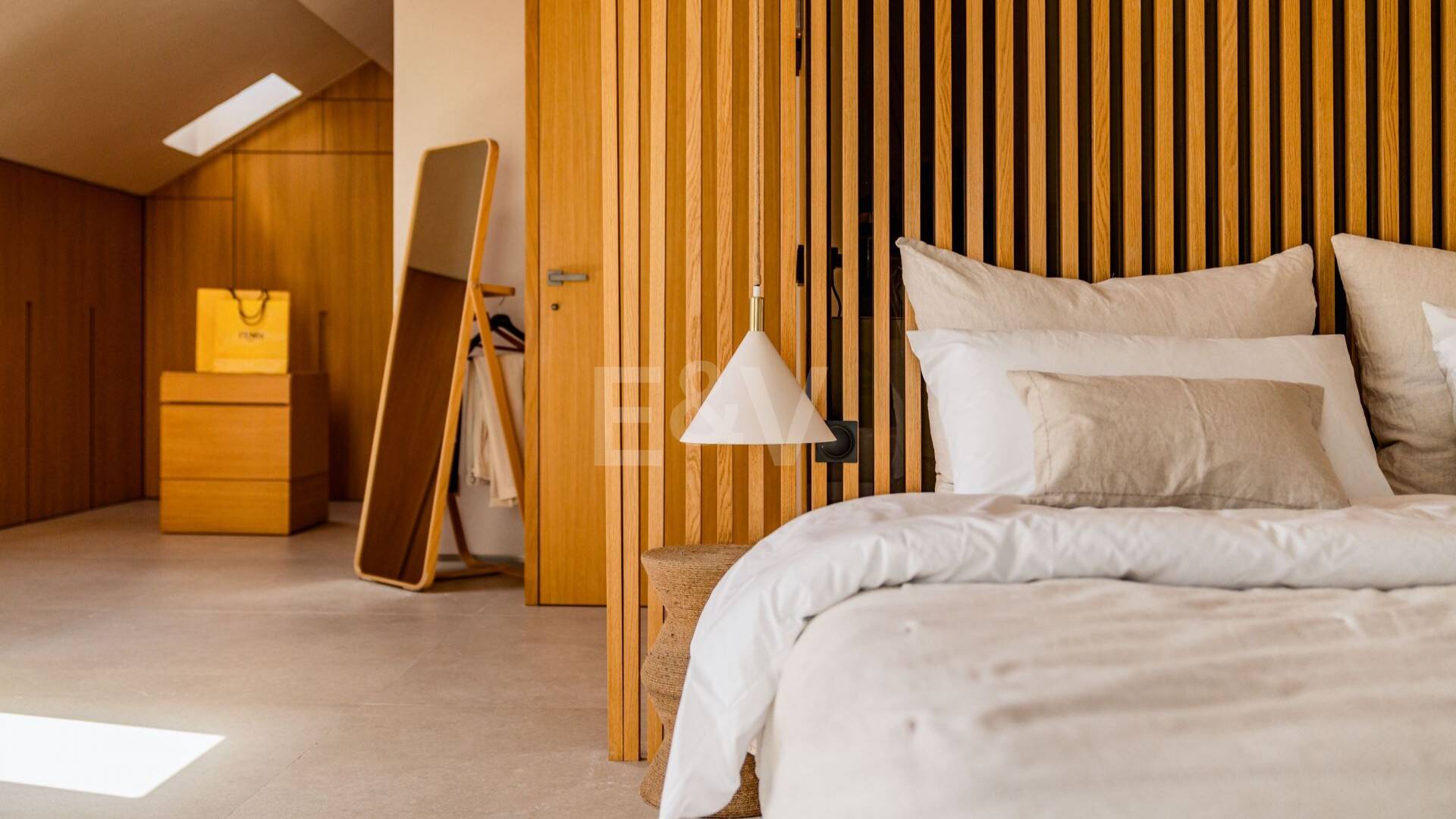 Duplex Penthouse with La Concha Views in Lomas del Rey