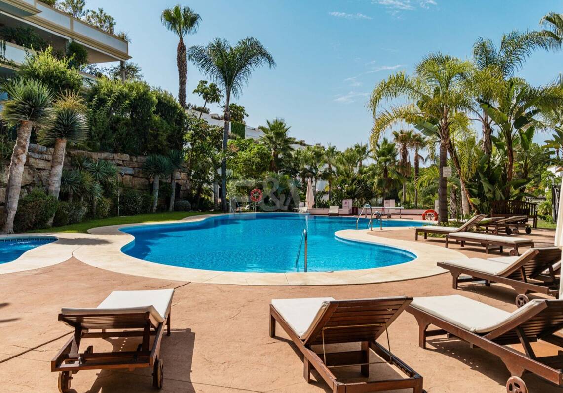 Penthouse Duplex avec vues sur La Concha à Lomas del Rey