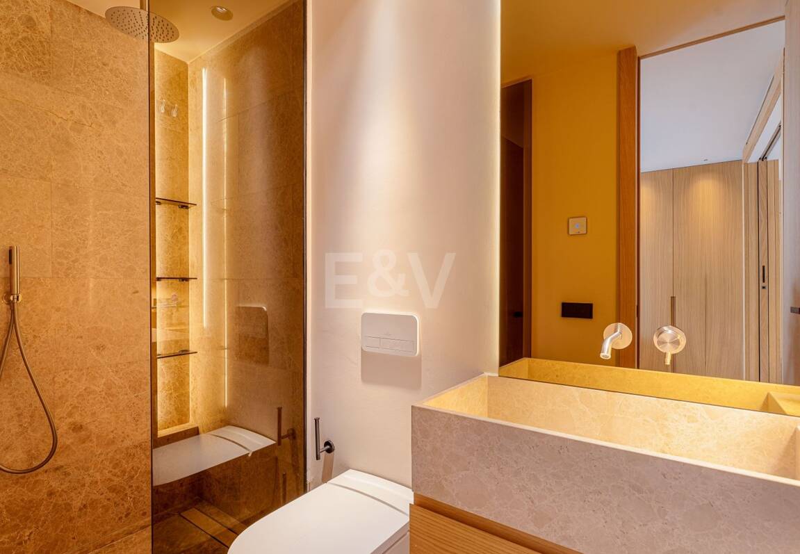 Duplex Penthouse with La Concha Views in Lomas del Rey