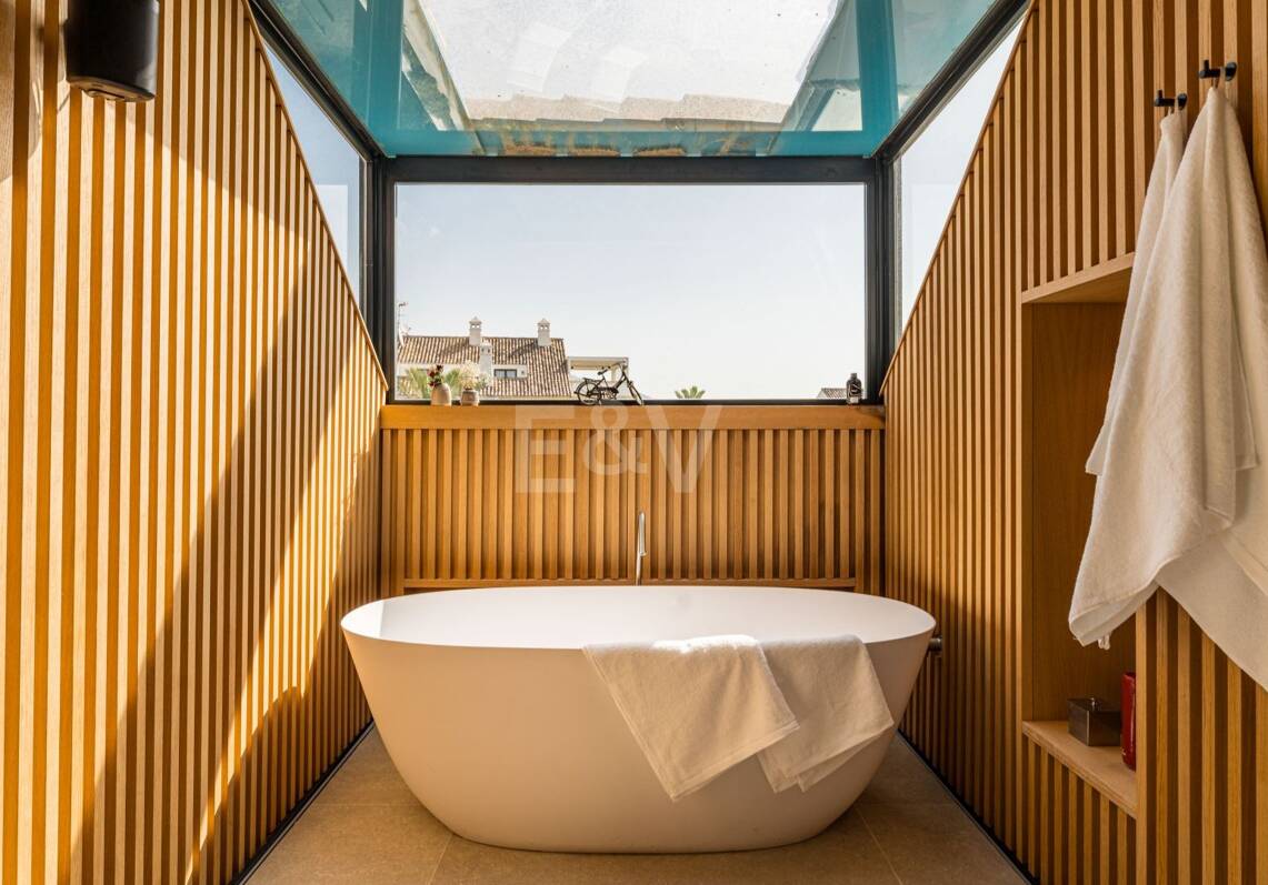 Penthouse Duplex avec vues sur La Concha à Lomas del Rey