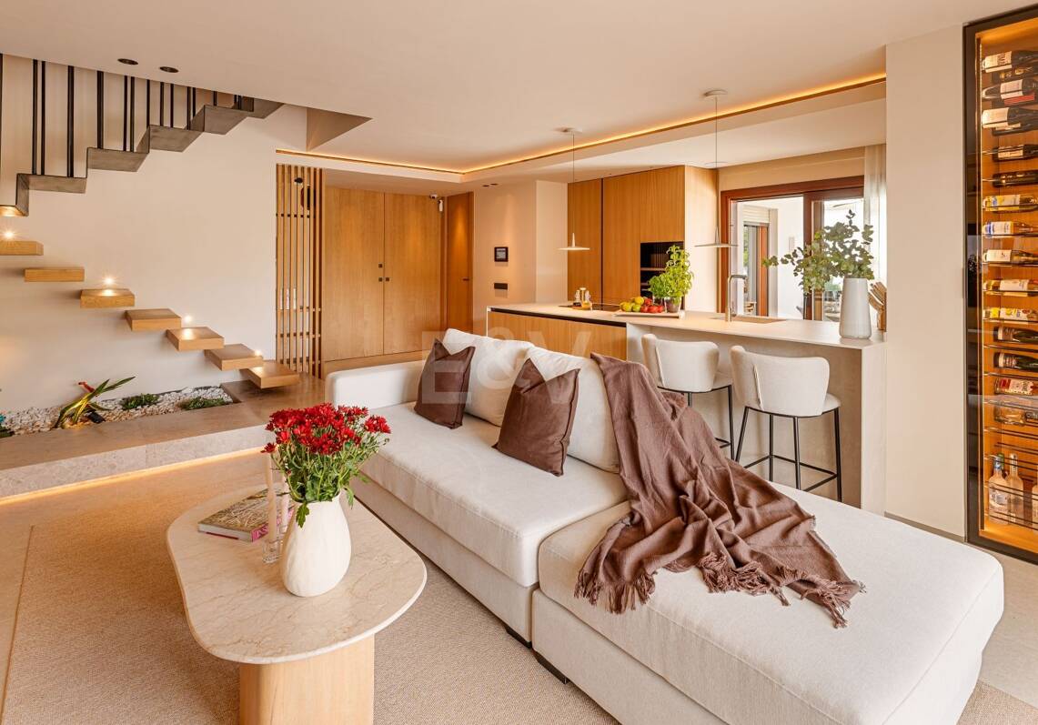 Penthouse Duplex avec vues sur La Concha à Lomas del Rey