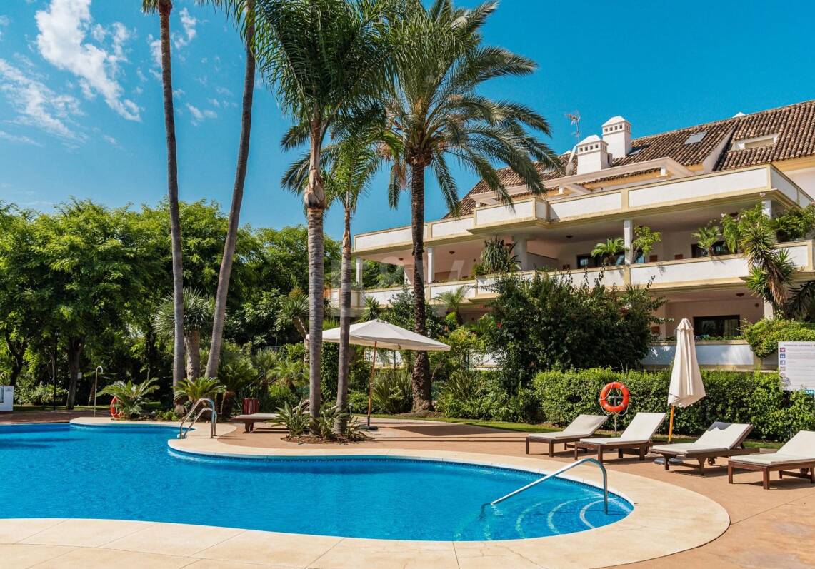 Penthouse Duplex avec vues sur La Concha à Lomas del Rey