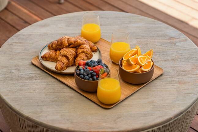 Duplex Penthouse with La Concha Views in Lomas del Rey